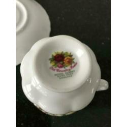 ROYAL ALBERT kop en schotel - klein OLD COUNTRY ROSES