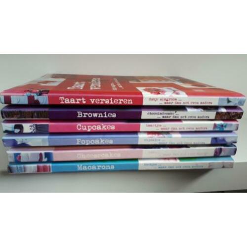 6 nieuwe kookboeken (taarten / cupcakes etc) nieuw