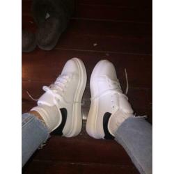 Gave witte sneakers!