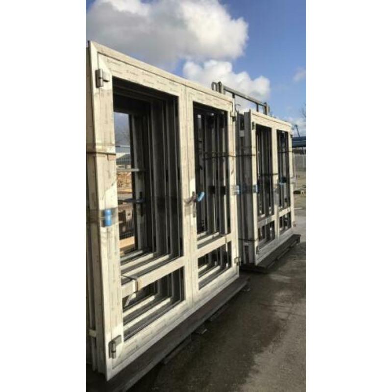 Kozijnen aangeboden / 9 st. / incl. glas