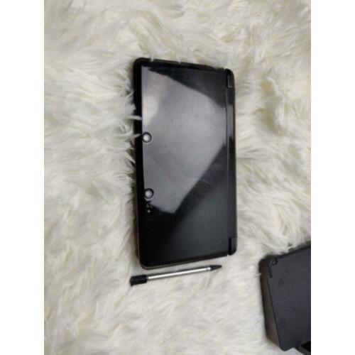 Nintendo 3DS + Charge Station + Oplader