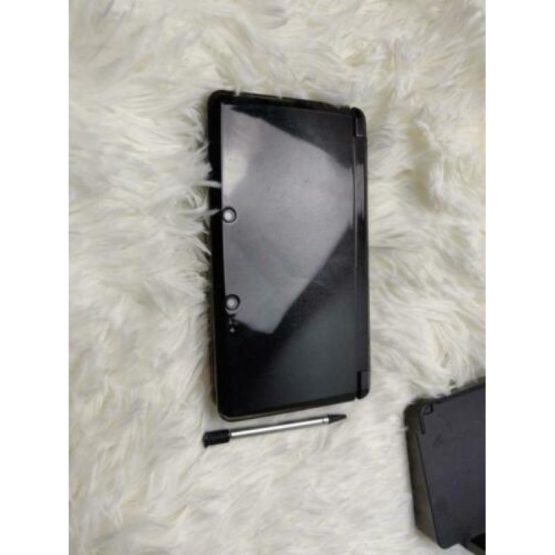 Nintendo 3DS + Charge Station + Oplader