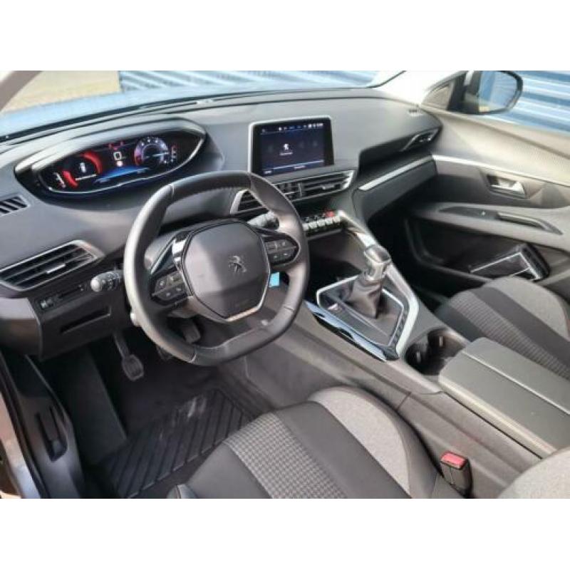 PEUGEOT 3008 1.2 PureTech 130pk Blue Lease Executive | Clima