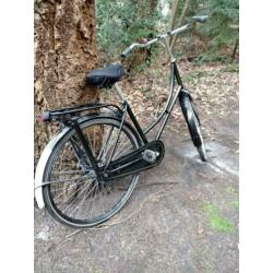 Mooie omafiets 53 cm 28 inch goede banden verlichting slot