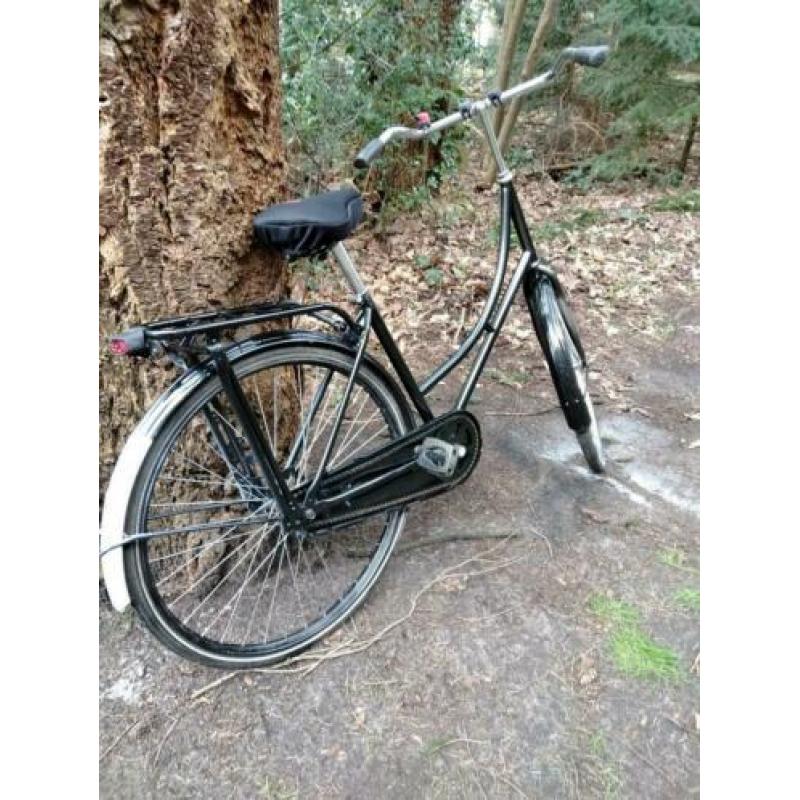 Mooie omafiets 53 cm 28 inch goede banden verlichting slot