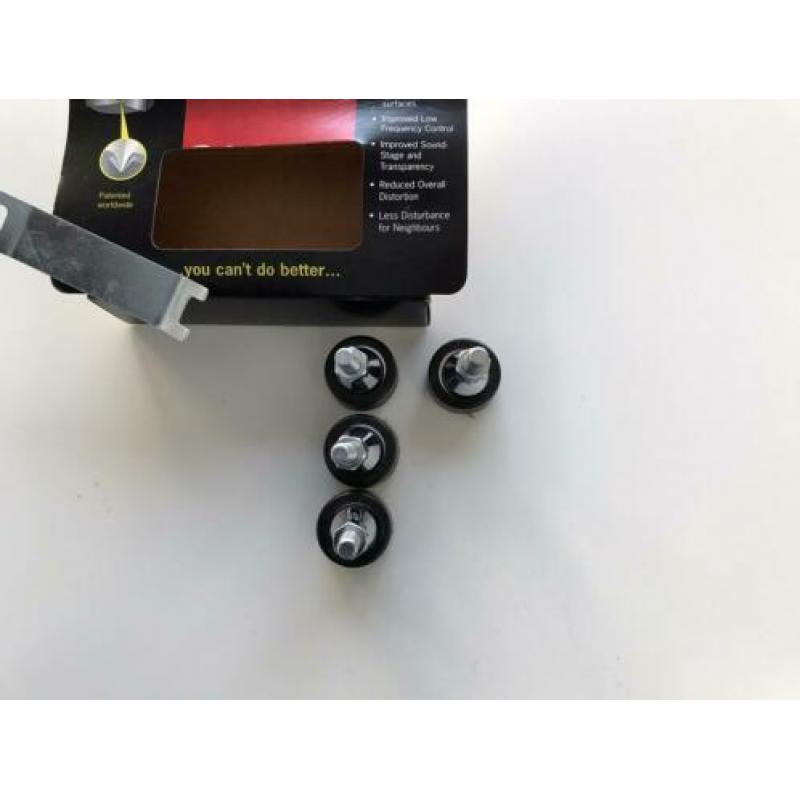 Soundcare spikes M8 2x sets beschikbaar