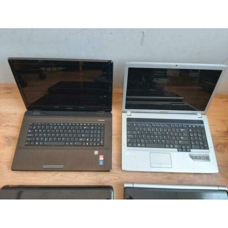 Partij 4 stuk laptops per stuk 70 euro
