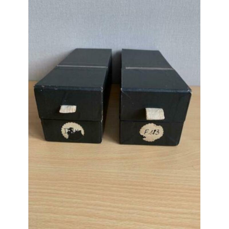 Twee oude opbergdoosjes
