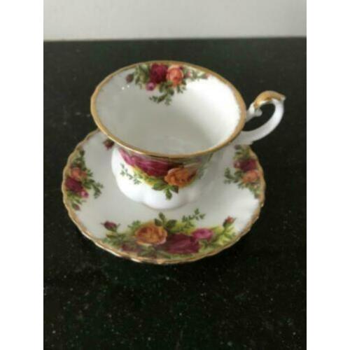 ROYAL ALBERT kop en schotel - klein OLD COUNTRY ROSES
