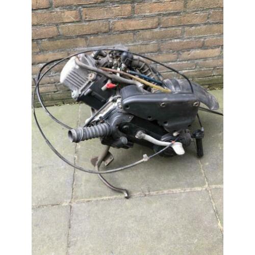 Alle Vespa Onderdelen: LX S LXV ET 2 en 4 Takt Brom/Snor
