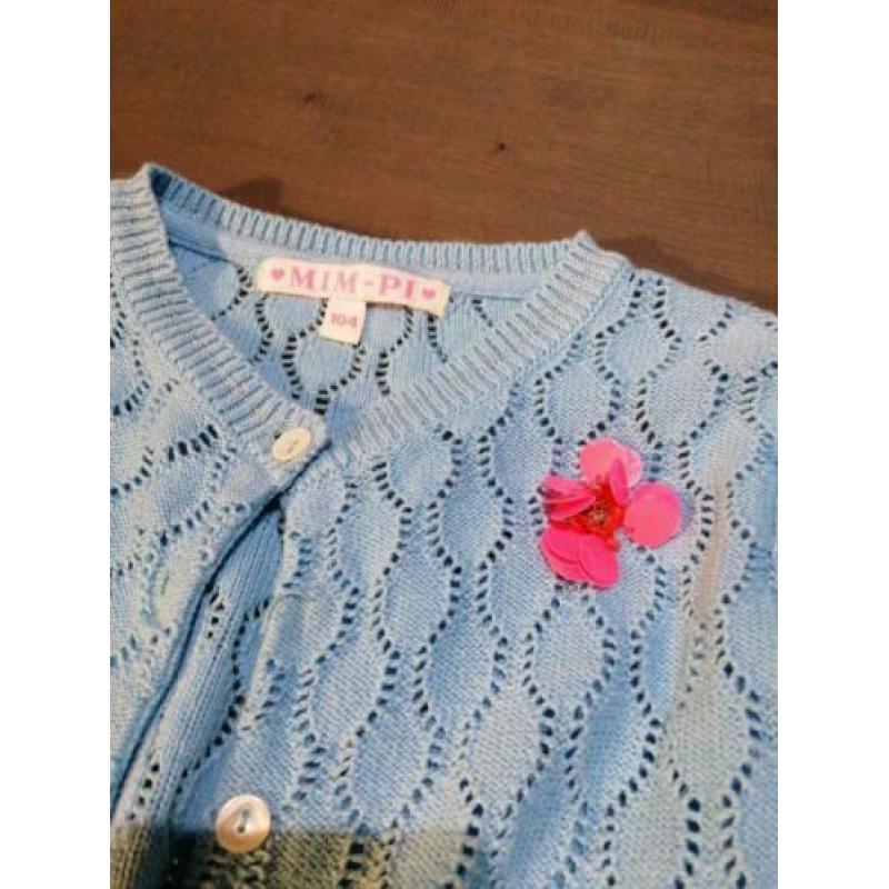 Mim-pi 104, licht blauw vestje