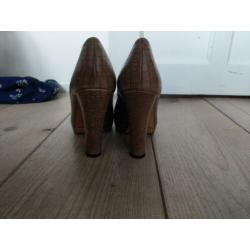 Beige Pumps van L.K. Bennett in maat 39