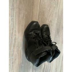 Dans sneakers