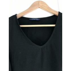 Nieuw zwarte top met v hals maat L