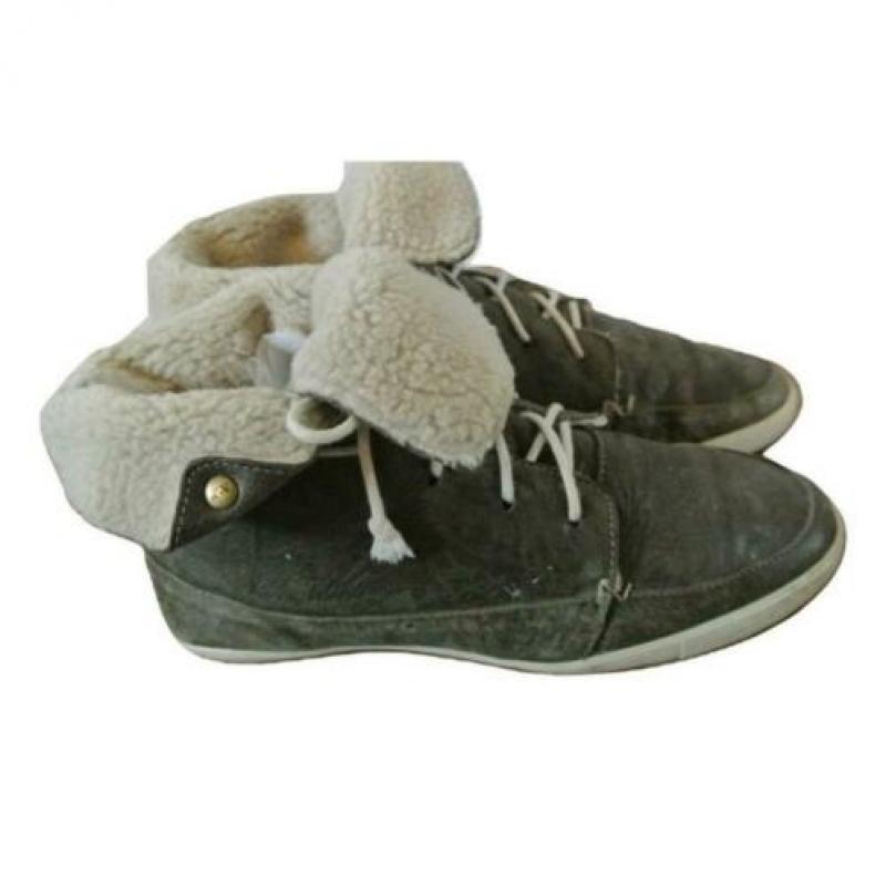 Schoenen OPRUIMING alles €5,- River Woods sneakers maat 39