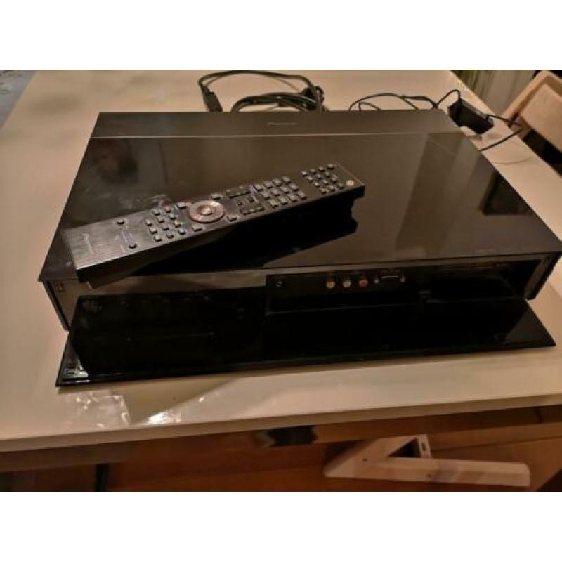 Pioneer receiver KRP-M01 en Flat Panel Display KRP-500P