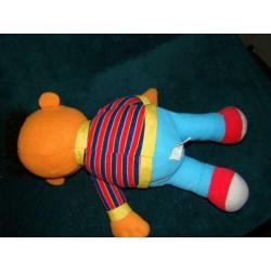ernie van sesam straat fisher price 45 cm groot