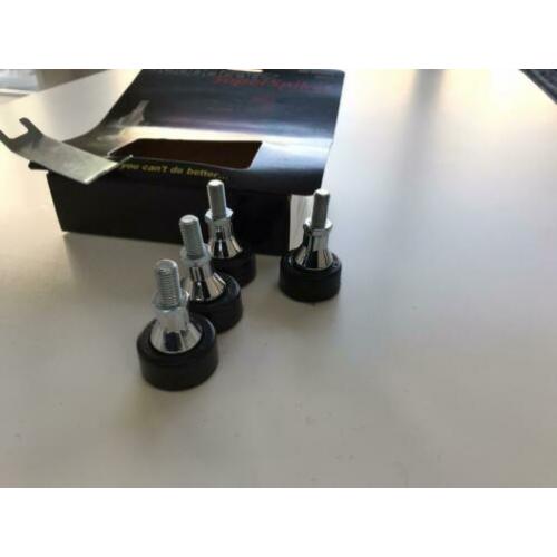 Soundcare spikes M8 2x sets beschikbaar
