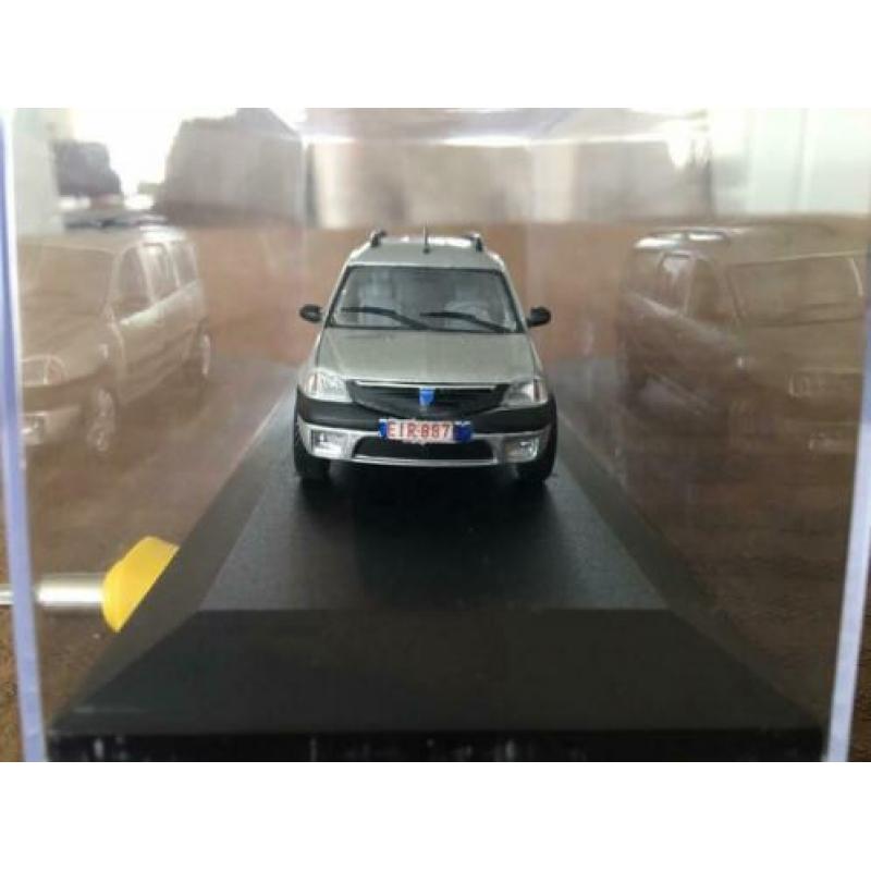 Dacia Logan MCV 2003 zilvergrijs In Doosje Solido,Norev-UH