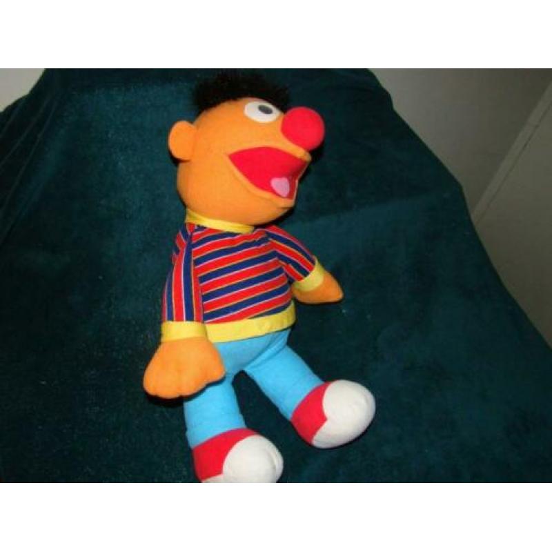 ernie van sesam straat fisher price 45 cm groot