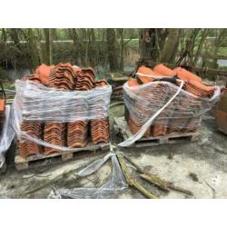 Dakpannen Paul Teuwen bruin engobe +/- 540 stuks