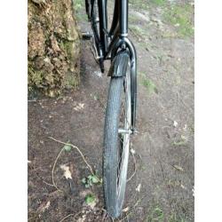 Mooie omafiets 53 cm 28 inch goede banden verlichting slot