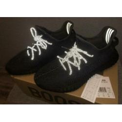 Yeezy black 350v2 43 1/3