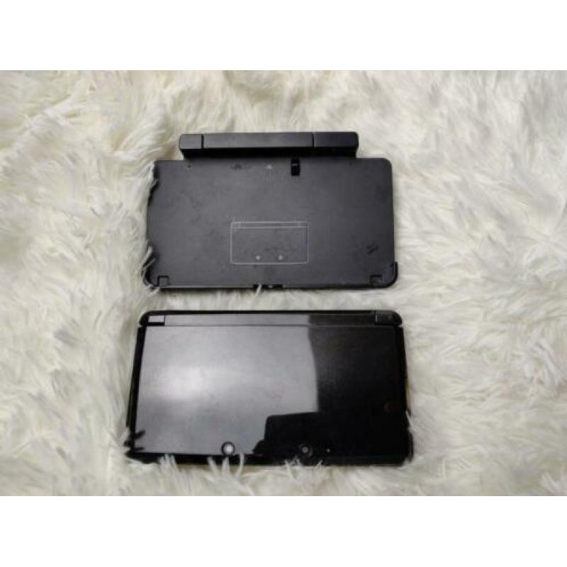 Nintendo 3DS + Charge Station + Oplader