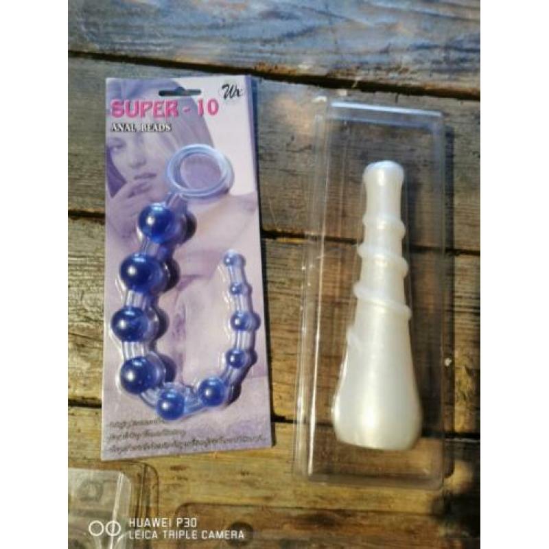 Dildo's opblaaspoppen