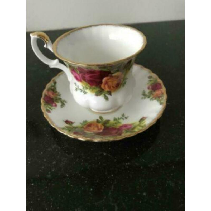 ROYAL ALBERT kop en schotel - klein OLD COUNTRY ROSES