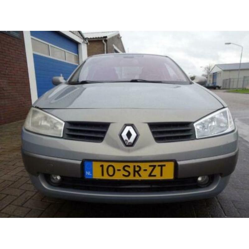 Renault Megane Mégane 2.0-16V Dynamique Comfort NAP,APK,NWE
