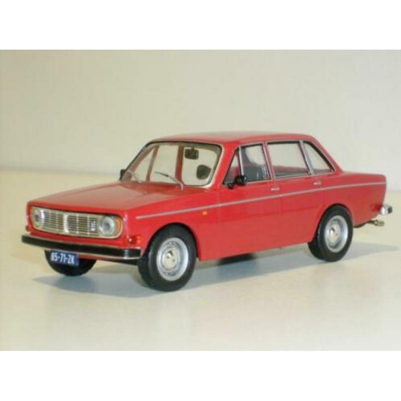Volvo 144 rood 1971 . Ixo . Models 1:43 / 1 van 999 stuks .