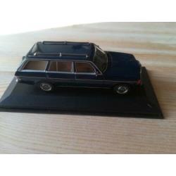 Mercedes-Benz w123 230TE 1:43 MINICHAMPS