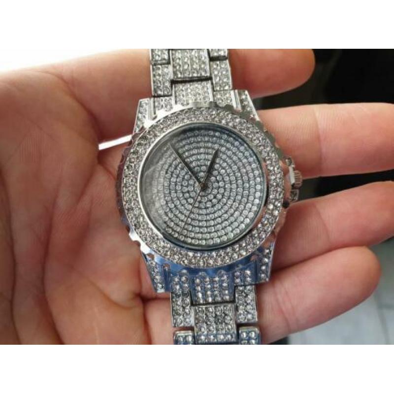 Nieuwe, Luxe, Dames Horloge; RVS, Zilver kleurig & Steentjes