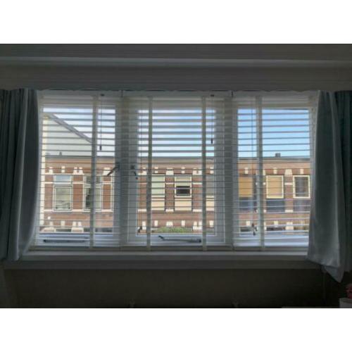 Mooie witte luxaflex hout