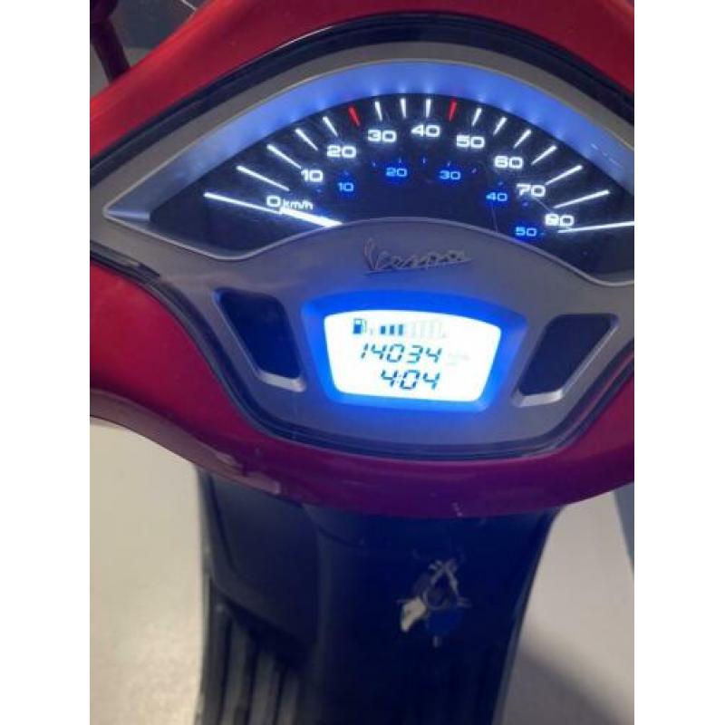 Vespa primavera 50 4T blauw kenteken