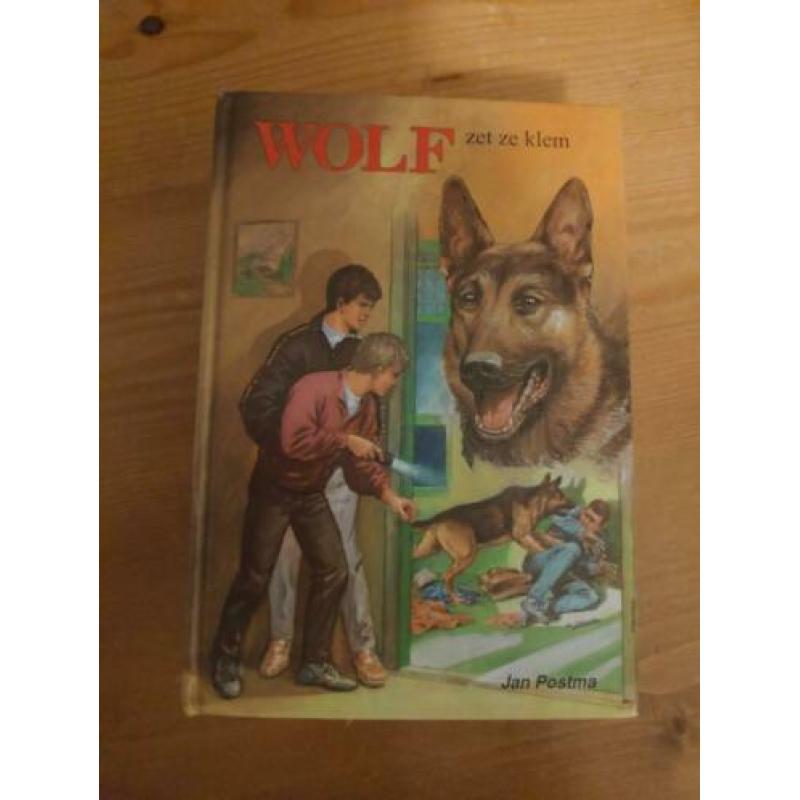 4 boeken van Wolf (Jan Postma) politie/spannend