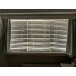 Mooie witte luxaflex hout