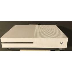 xbox one S+ 2 elite controllers