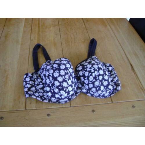 Zwart/wit Sunflair bikini bovenstukje, mt 40E