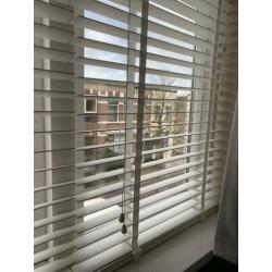 Mooie witte luxaflex hout