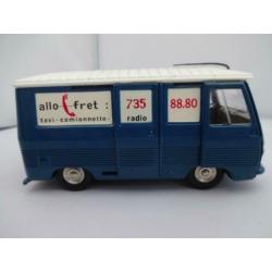 Peugeot J7 Allo Fret nr:570 van Dinky Toys (Atlas) 1/43