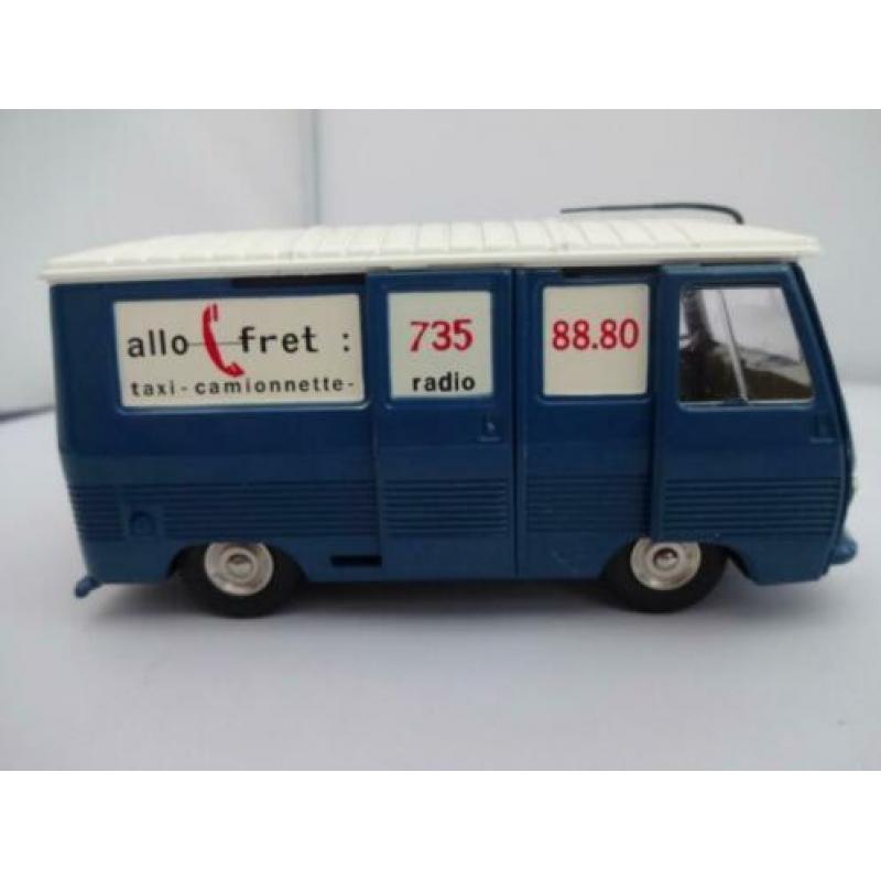 Peugeot J7 Allo Fret nr:570 van Dinky Toys (Atlas) 1/43
