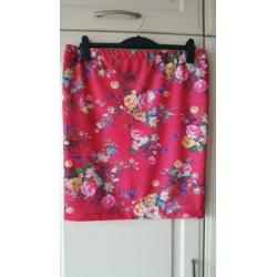 Voorjaar?? rokjes mt 46,48,50,52€19.95 bloemen of effen