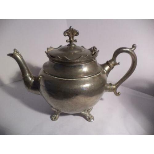 Theepot Daalderop eind 19e eeuw