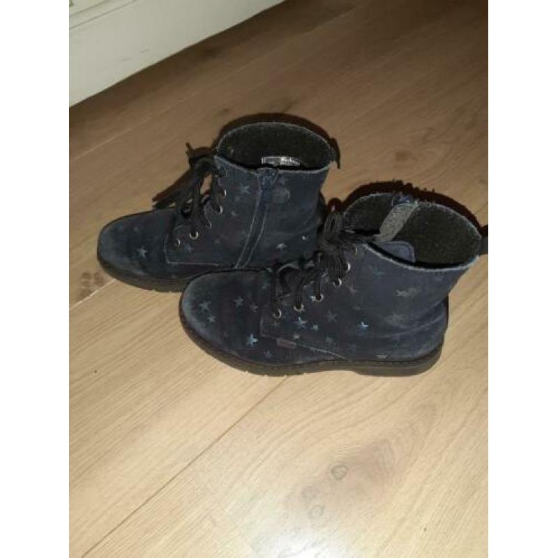 Leuke blauwe winterlaarzen met zilveren sterren maat 34
