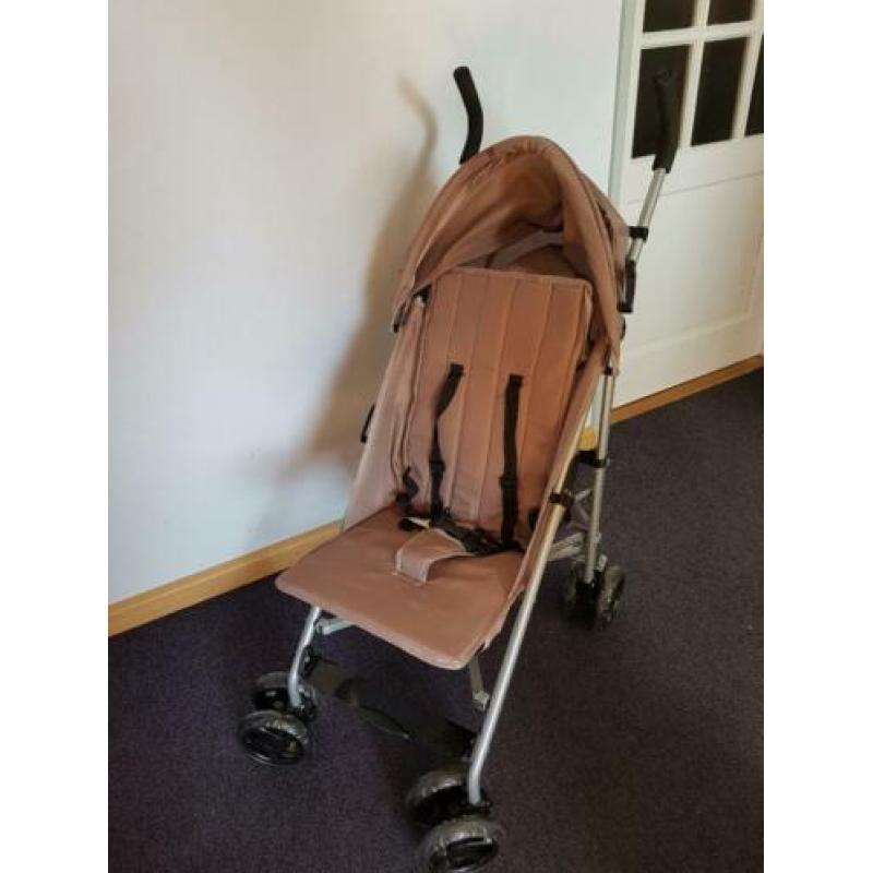 Kinder Buggy met regenhoes