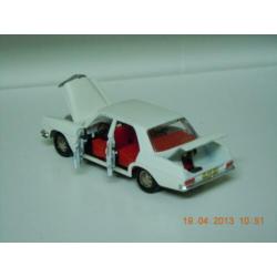 Mercedes 250 type W115/8. Model van het Marklin. Model nageg
