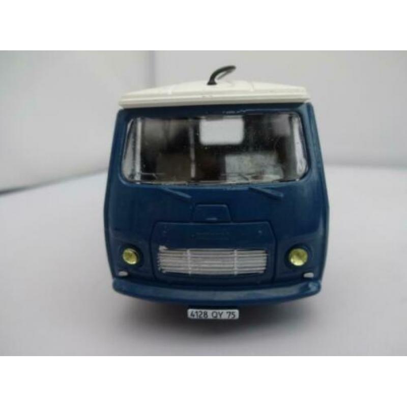 Peugeot J7 Allo Fret nr:570 van Dinky Toys (Atlas) 1/43
