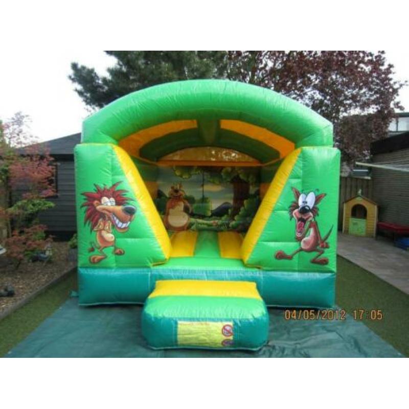 Diverse springkussens te huur, Jungle met dak 50 euro